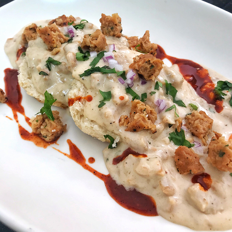 Meatless Saus'ge Gravy and Biscuits