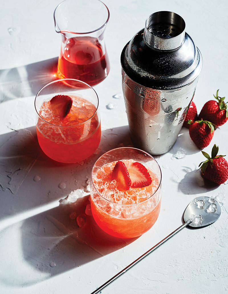 CBD cocktails with shaker