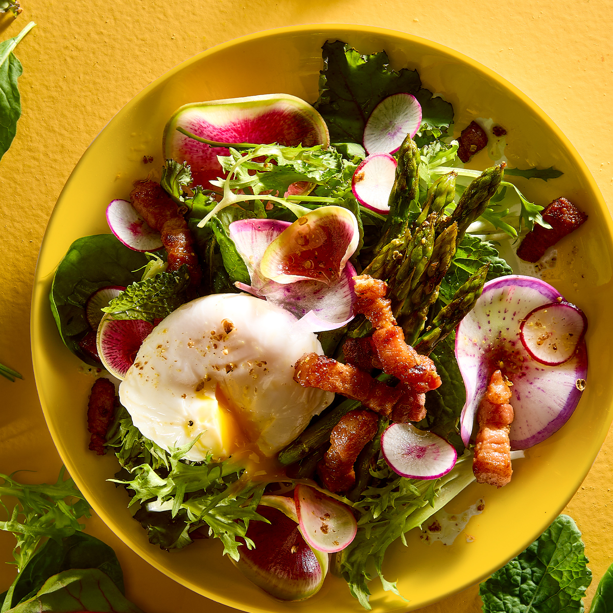 Baby Savoy Spinach Blend, Radish & Asparagus Salad with Poached Eggs and Lardons 